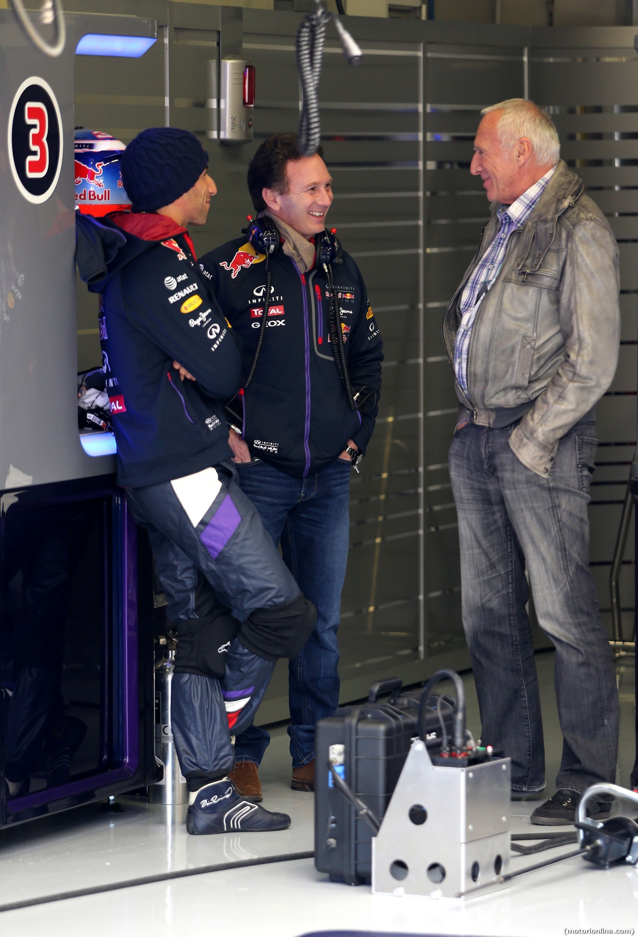 TEST F1 JEREZ 30 GENNAIO, Daniel Ricciardo (AUS), Red Bull Racing, Christian Horner (GBR), Red Bull Racing, Sporting Director e Dietrich Mateschitz (AUT), Owner of Red Bull  
30.01.2014. Formula One Testing, Day Three, Jerez, Spain.