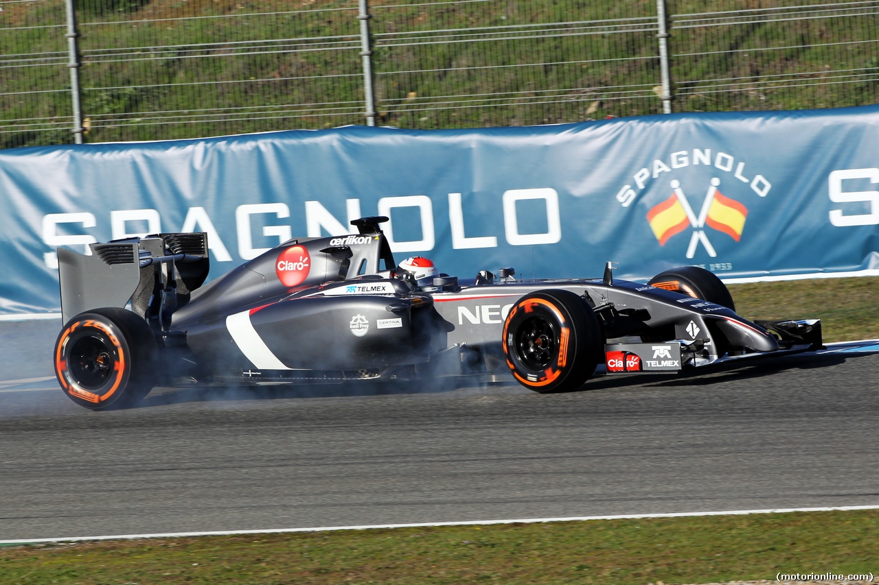 TEST F1 JEREZ 30 GENNAIO, Adrian Sutil (GER) Sauber C33 locks up under braking.
30.01.2014. Formula One Testing, Day Three, Jerez, Spain.