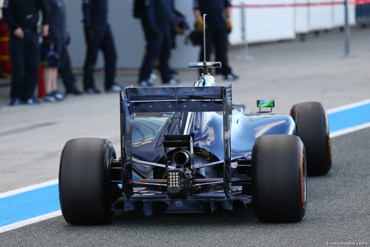TEST F1 JEREZ 30 GENNAIO, Felipe Massa (BRA) Williams FW36 running flow-vis paint on the rear wing e rear diffuser.
30.01.2014. Formula One Testing, Day Three, Jerez, Spain.
