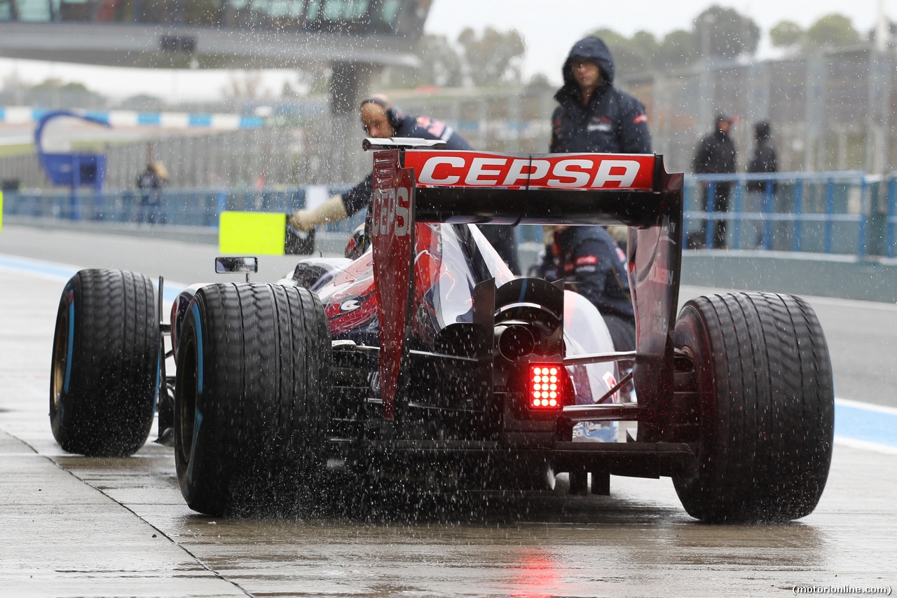 TEST F1 JEREZ 31 GENNAIO, Daniil Kvyat (RUS) Scuderia Toro Rosso STR9.
31.01.2014. Formula One Testing, Day Four, Jerez, Spain.