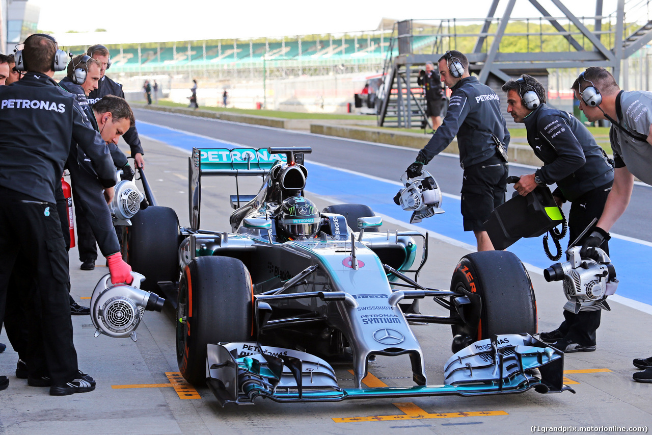 TEST SILVERSTONE 08 LUGLIO, Nico Rosberg (GER) Mercedes AMG F1 W05.
08.07.2014. Formula One Testing, Silverstone, England, Tuesday.