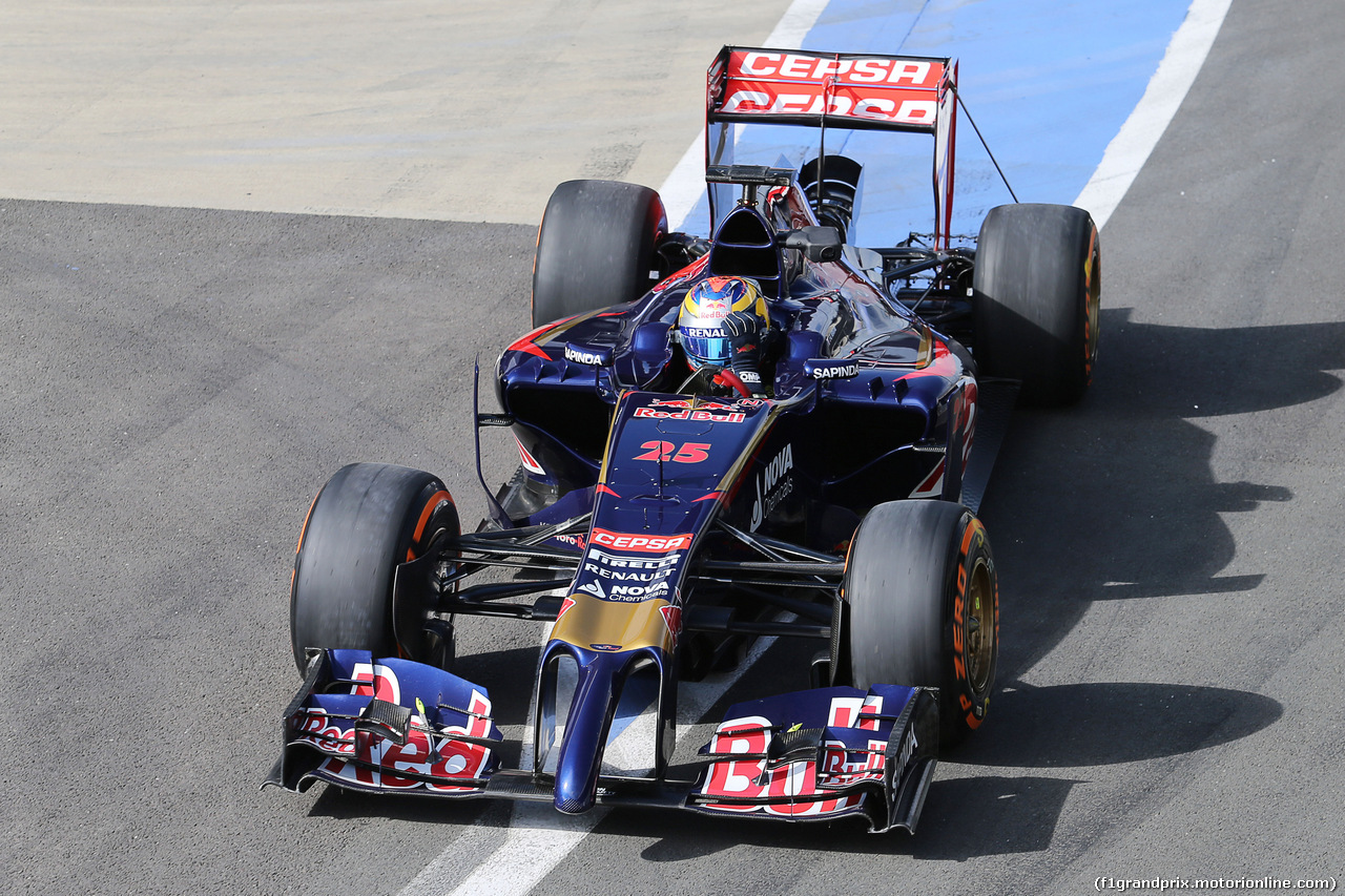 TEST SILVERSTONE 08 LUGLIO, Jean-Eric Vergne (FRA) Scuderia Toro Rosso STR9.
08.07.2014. Formula One Testing, Silverstone, England, Tuesday.