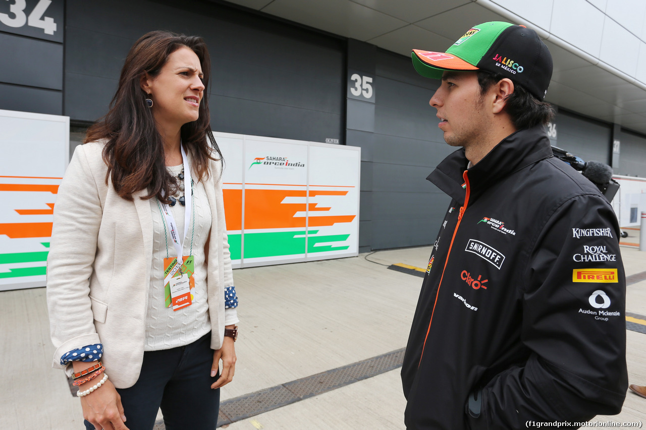 TEST SILVERSTONE 08 LUGLIO, Sergio Perez (MEX) Sahara Force India F1 with Hannah White (GBR) Broadcaster, Sailor e Adventurer.
08.07.2014. Formula One Testing, Silverstone, England, Tuesday.