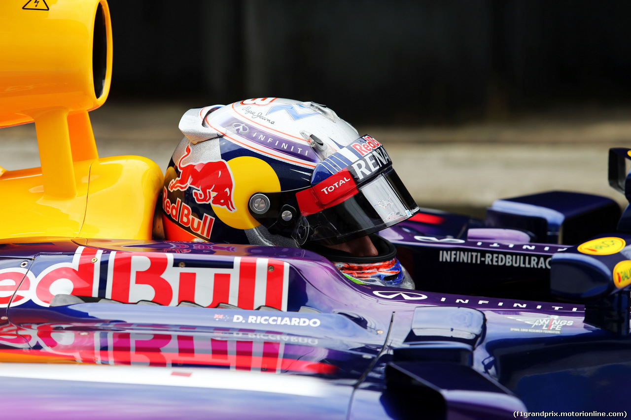 TEST SILVERSTONE 08 LUGLIO, Daniel Ricciardo (AUS) Red Bull Racing RB10.
08.07.2014. Formula One Testing, Silverstone, England, Tuesday.