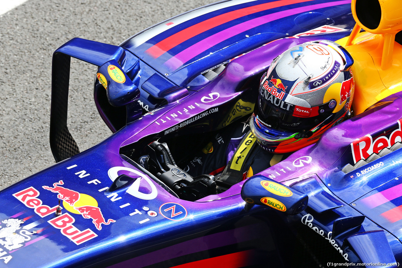 TEST SILVERSTONE 08 LUGLIO, Daniel Ricciardo (AUS) Red Bull Racing RB10.
08.07.2014. Formula One Testing, Silverstone, England, Tuesday.