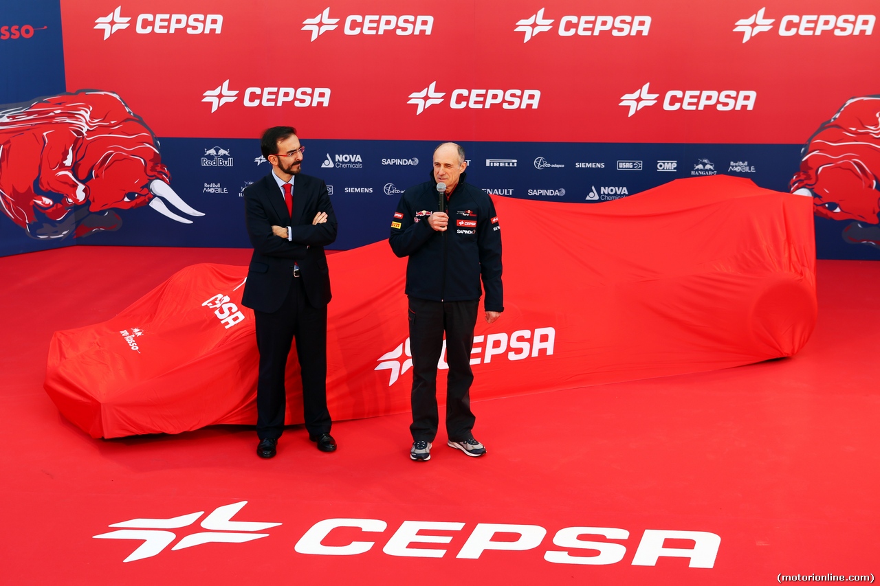TORO ROSSO STR9, Franz Tost (AUT) Scuderia Toro Rosso Team Principal (Right) at the Scuderia Toro Rosso STR9 unveiling.
27.01.2014. Formula One Testing, Preparations, Jerez, Spain.