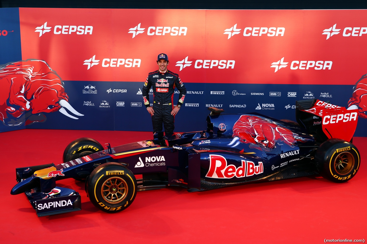 TORO ROSSO STR9, Jean-Eric Vergne (FRA) Scuderia Toro Rosso with the new Scuderia Toro Rosso STR9.
27.01.2014. Formula One Testing, Preparations, Jerez, Spain.