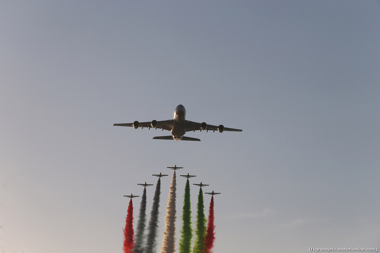 GP ABU DHABI, 29.11.2015 - Gara, Air display