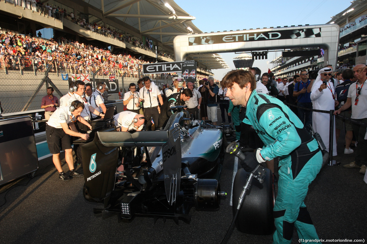 GP ABU DHABI, 29.11.2015 - Gara, Lewis Hamilton (GBR) Mercedes AMG F1 W06