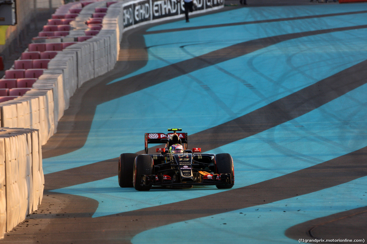 GP ABU DHABI, 29.11.2015 - Gara, Pastor Maldonado (VEN) Lotus F1 Team E23 off track