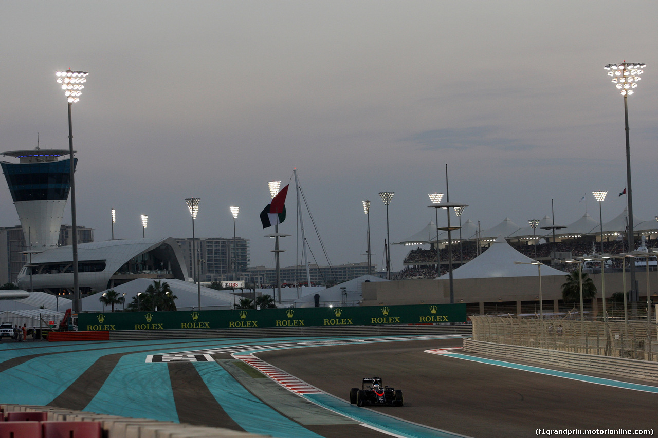 GP ABU DHABI, 29.11.2015 - Gara, Fernando Alonso (ESP) McLaren Honda MP4-30