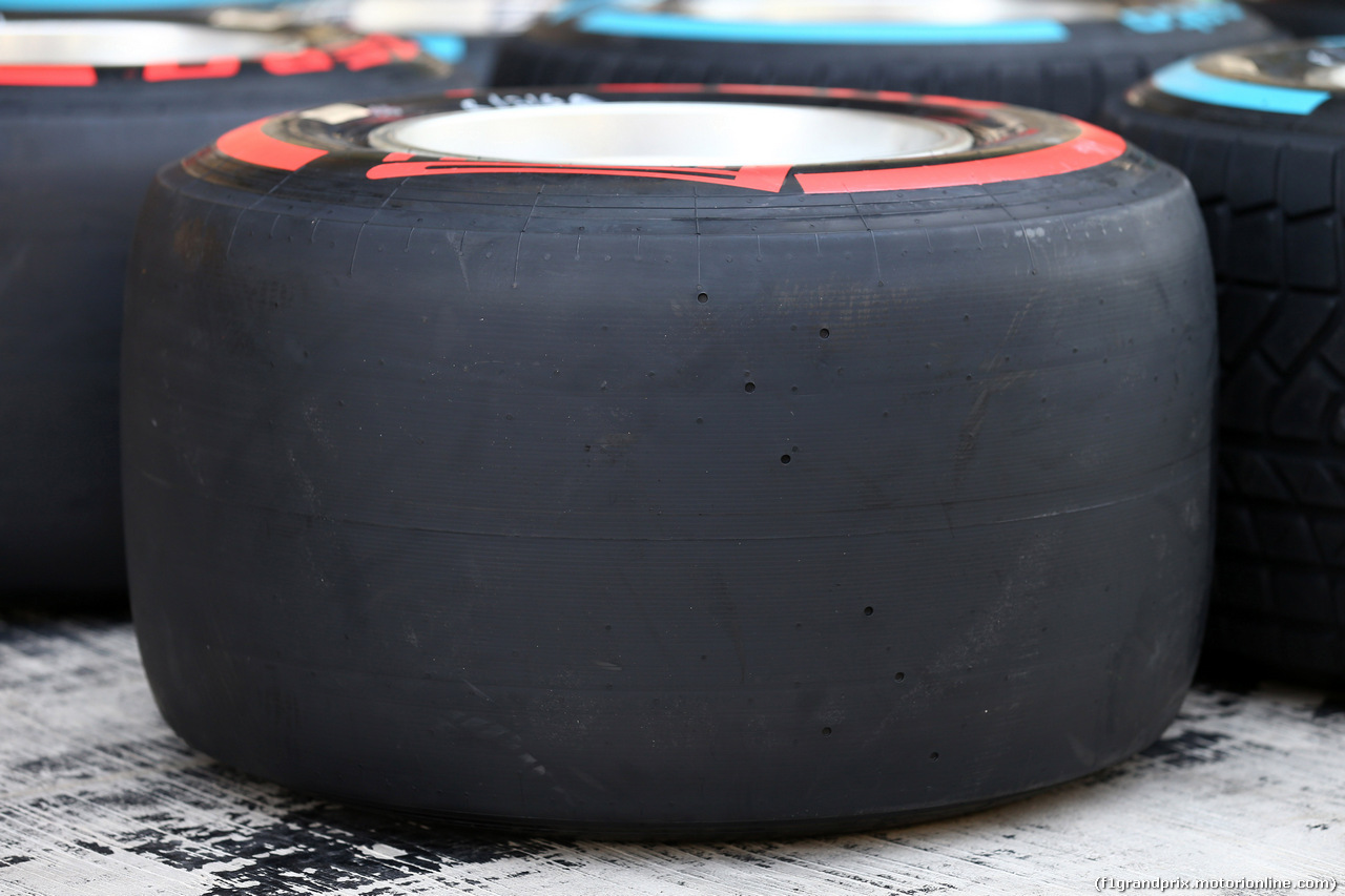 GP ABU DHABI, 26.11.2015 - Pirelli Tyres