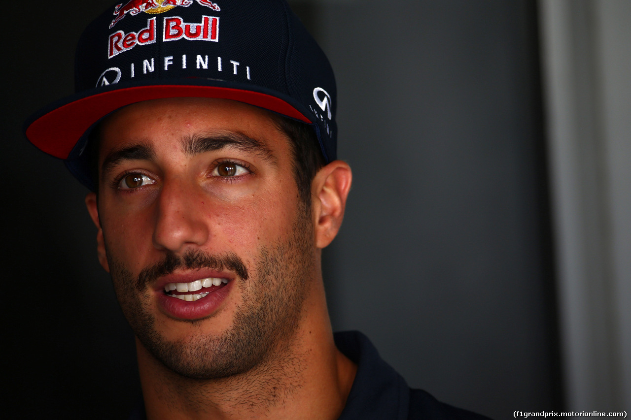 GP ABU DHABI, 26.11.2015 - Daniel Ricciardo (AUS) Red Bull Racing RB11