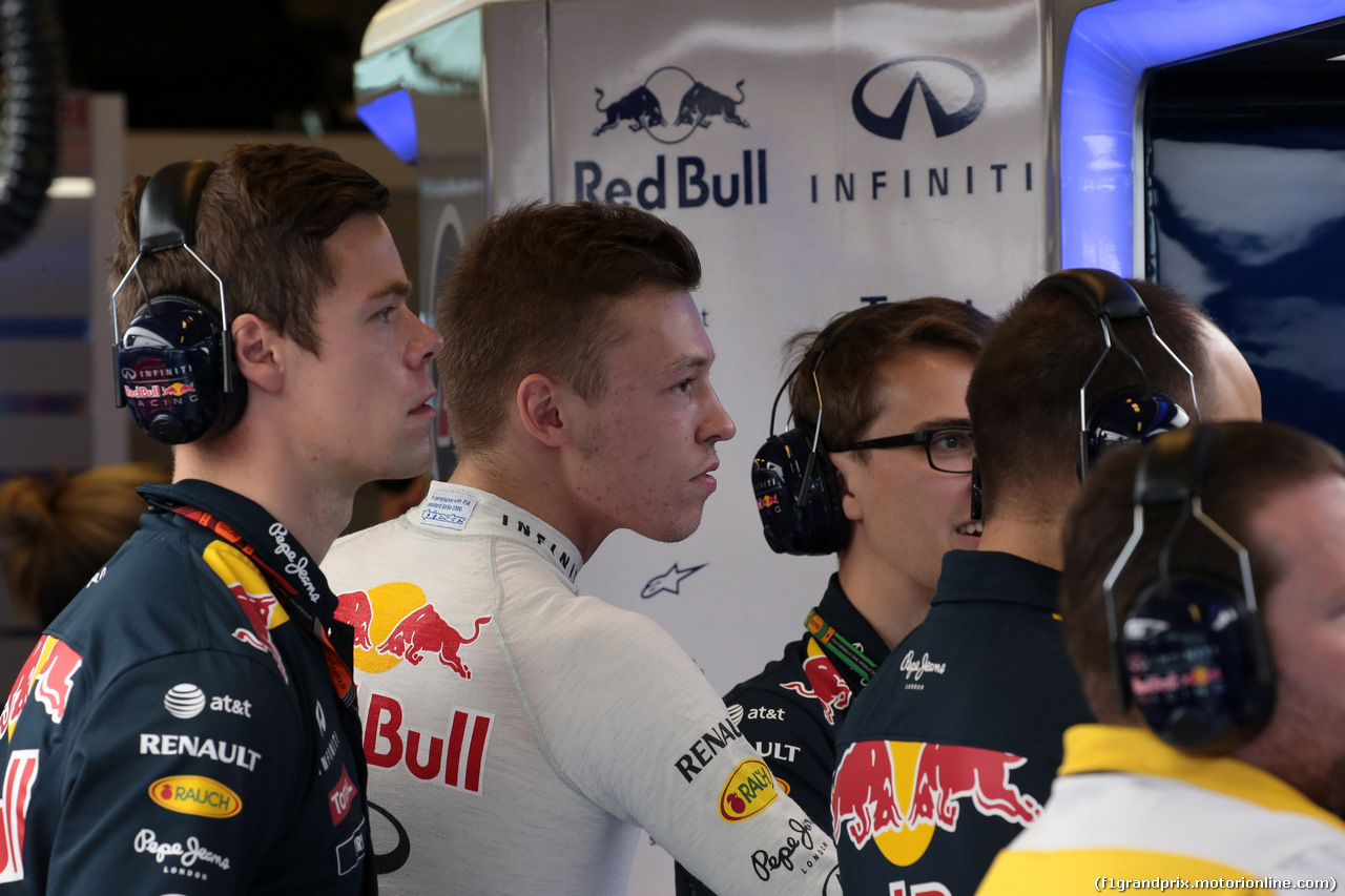 GP ABU DHABI, 28.11.2015 - Prove Libere 3, Daniil Kvyat (RUS) Red Bull Racing RB11