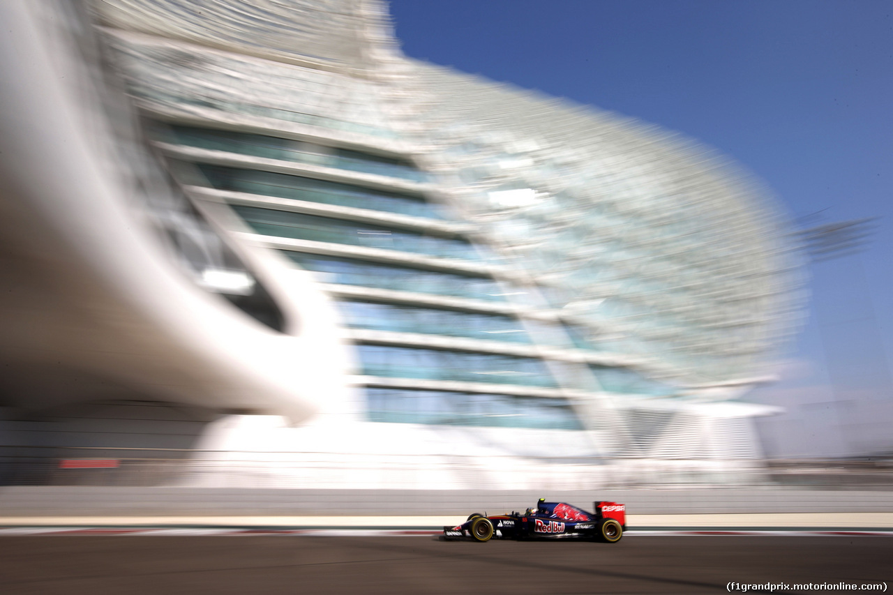 GP ABU DHABI, 28.11.2015 - Prove Libere 3, Carlos Sainz Jr (ESP) Scuderia Toro Rosso STR10
