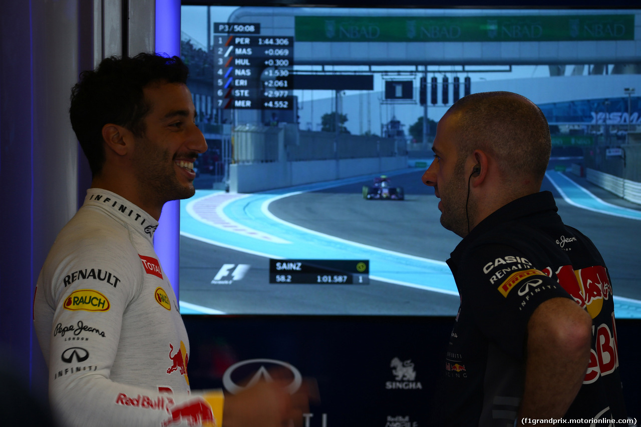 GP ABU DHABI, 28.11.2015 - Prove Libere 3, Daniel Ricciardo (AUS) Red Bull Racing RB11