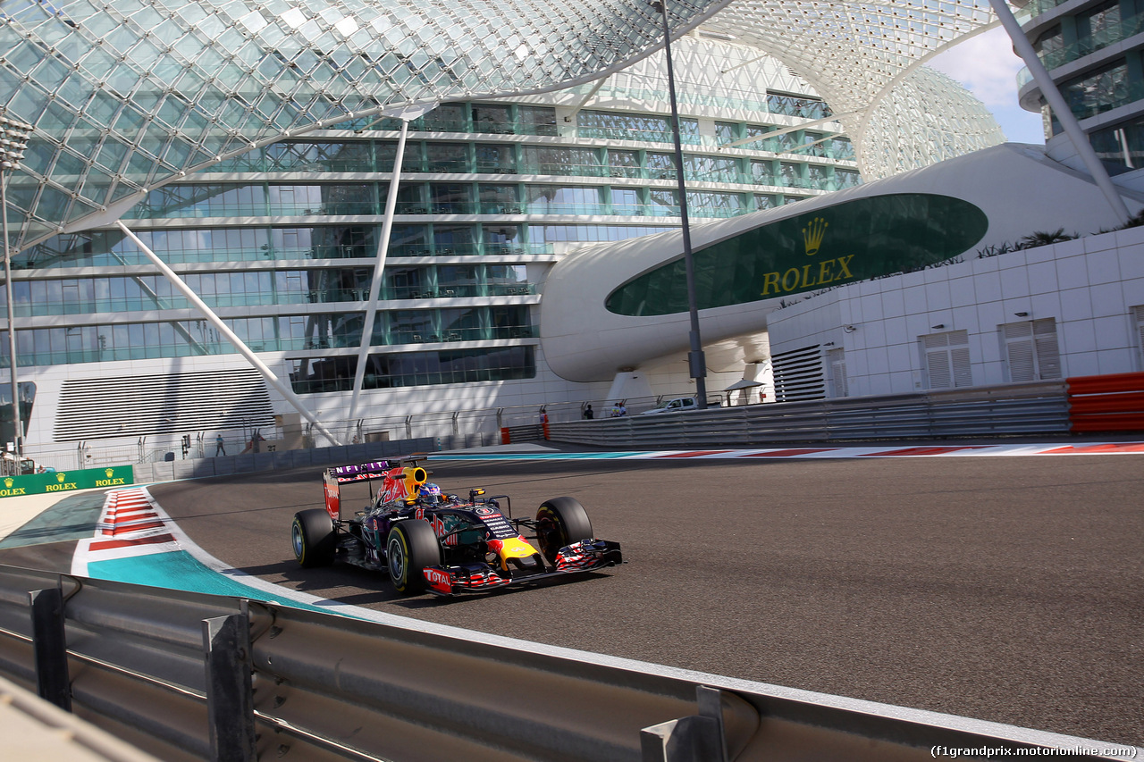 GP ABU DHABI, 27.11.2015 - Prove Libere 1, Daniel Ricciardo (AUS) Red Bull Racing RB11