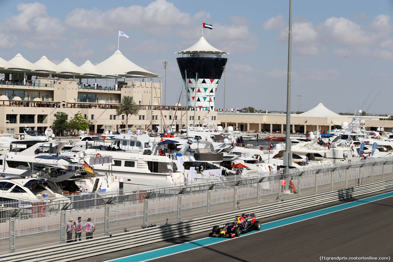 GP ABU DHABI, 27.11.2015 - Prove Libere 1, Daniel Ricciardo (AUS) Red Bull Racing RB11