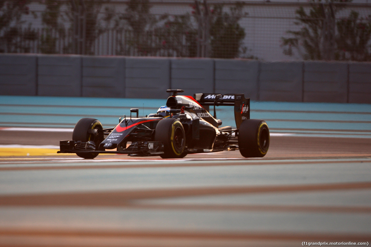 GP ABU DHABI, 27.11.2015 - Prove Libere 2, Fernando Alonso (ESP) McLaren Honda MP4-30
