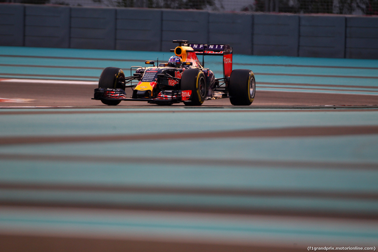 GP ABU DHABI, 27.11.2015 - Prove Libere 2, Daniel Ricciardo (AUS) Red Bull Racing RB11