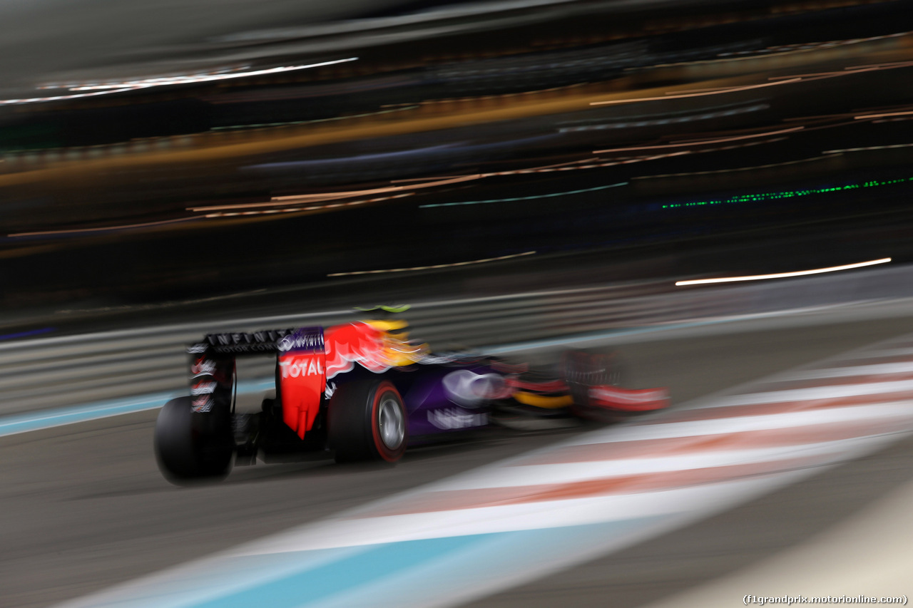 GP ABU DHABI, 27.11.2015 - Prove Libere 2, Daniil Kvyat (RUS) Red Bull Racing RB11