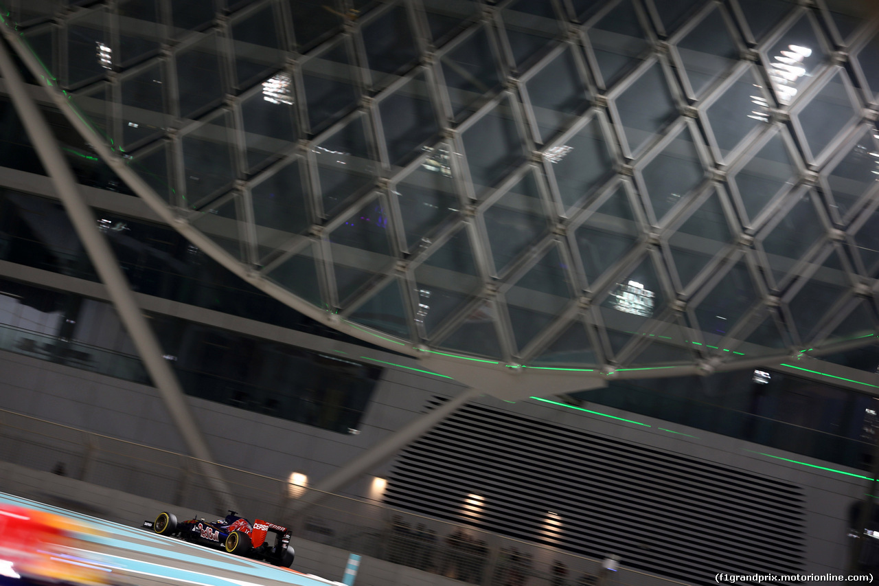 GP ABU DHABI, 27.11.2015 - Prove Libere 2, Max Verstappen (NED) Scuderia Toro Rosso STR10