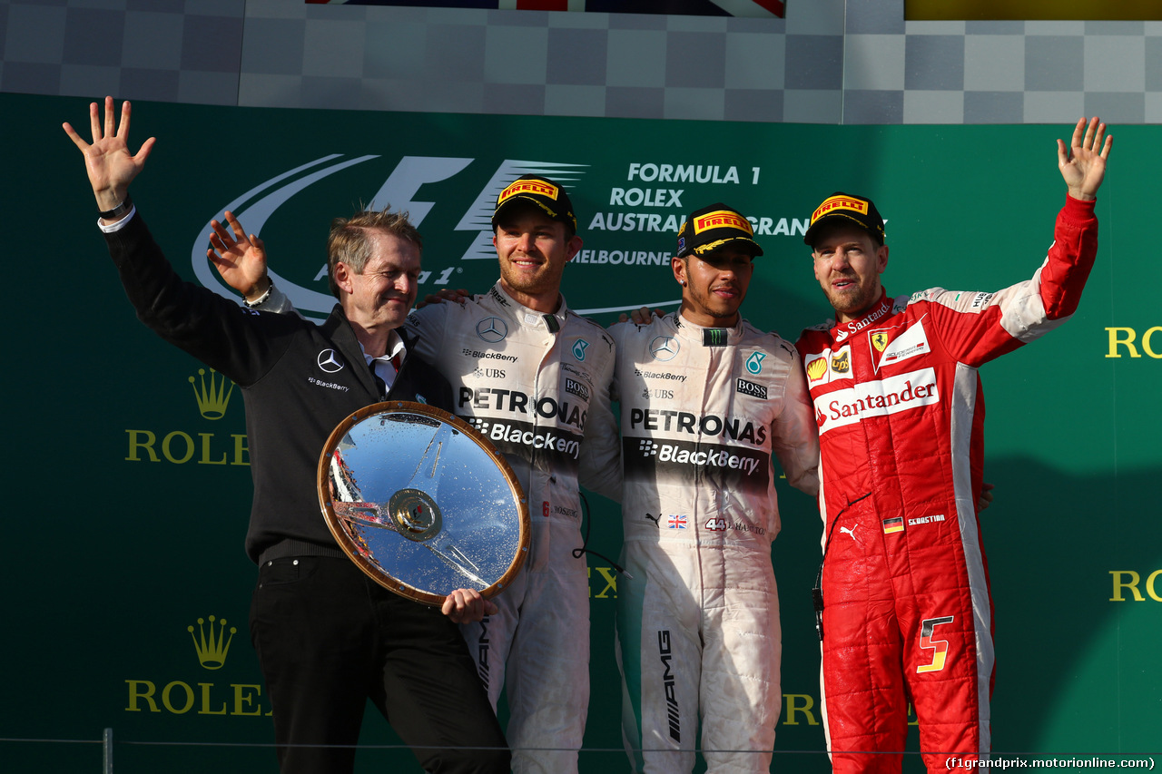 GP AUSTRALIA, 15.03.2015 - Gara, 1st position Lewis Hamilton (GBR) Mercedes AMG F1 W06, secondo Nico Rosberg (GER) Mercedes AMG F1 W06 e Sebastian Vettel (GER) Ferrari SF15-T