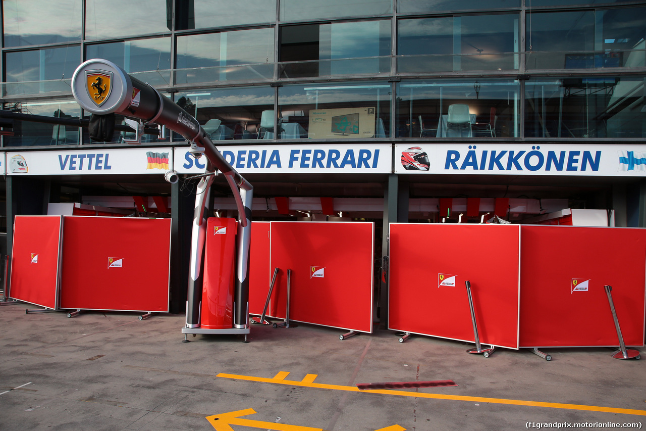 GP AUSTRALIA, 11.03.2015 - Ferrari garage