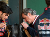 GP AUSTRALIA, 12.03.2015 - Carlos Sainz Jr (ESP) Scuderia Toro Rosso STR10 e his father Carlos Sainz (ESP) WRC Champion former.