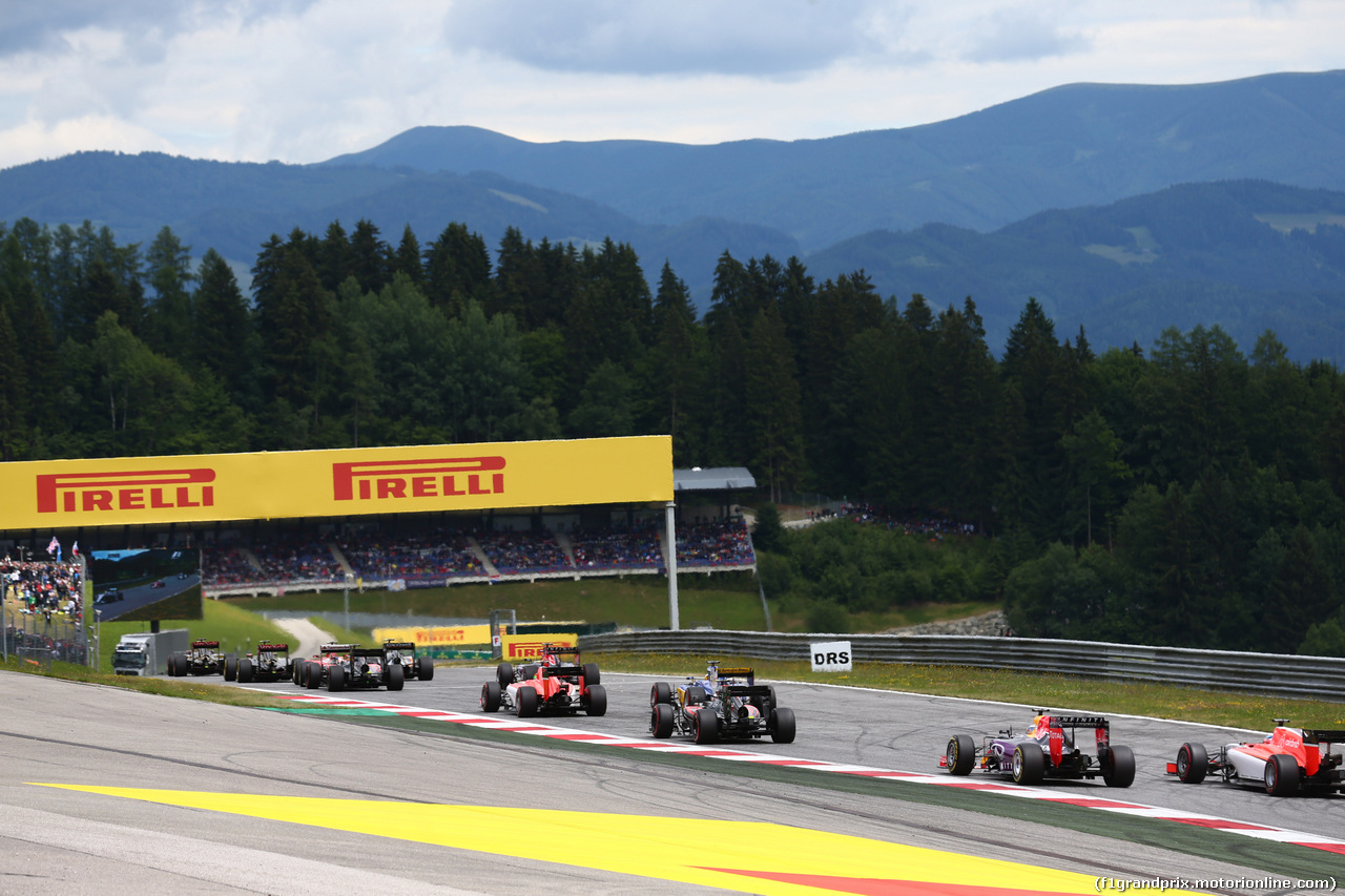 GP AUSTRIA, 21.06.2015- Gara, The Start at the Remus Curve