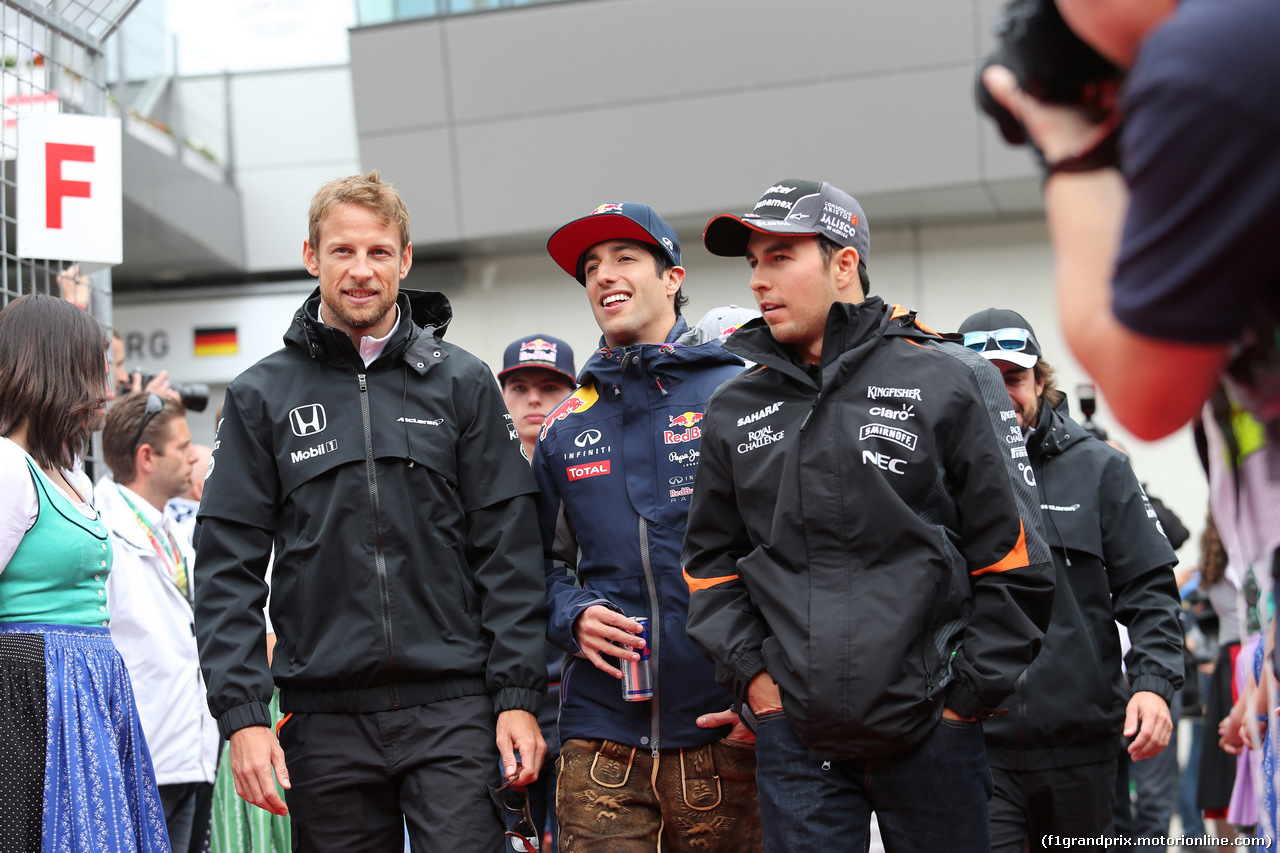 GP AUSTRIA, 21.06.2015- Jenson Button (GBR) McLaren Honda MP4-30, Daniel Ricciardo (AUS) Red Bull Racing RB11 e Sergio Perez (MEX) Sahara Force India F1 Team VJM08