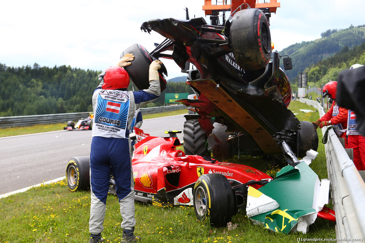 GP AUSTRIA, 21.06.2015- Gara, Kimi Raikkonen (FIN) Ferrari SF15-T car after the crash
