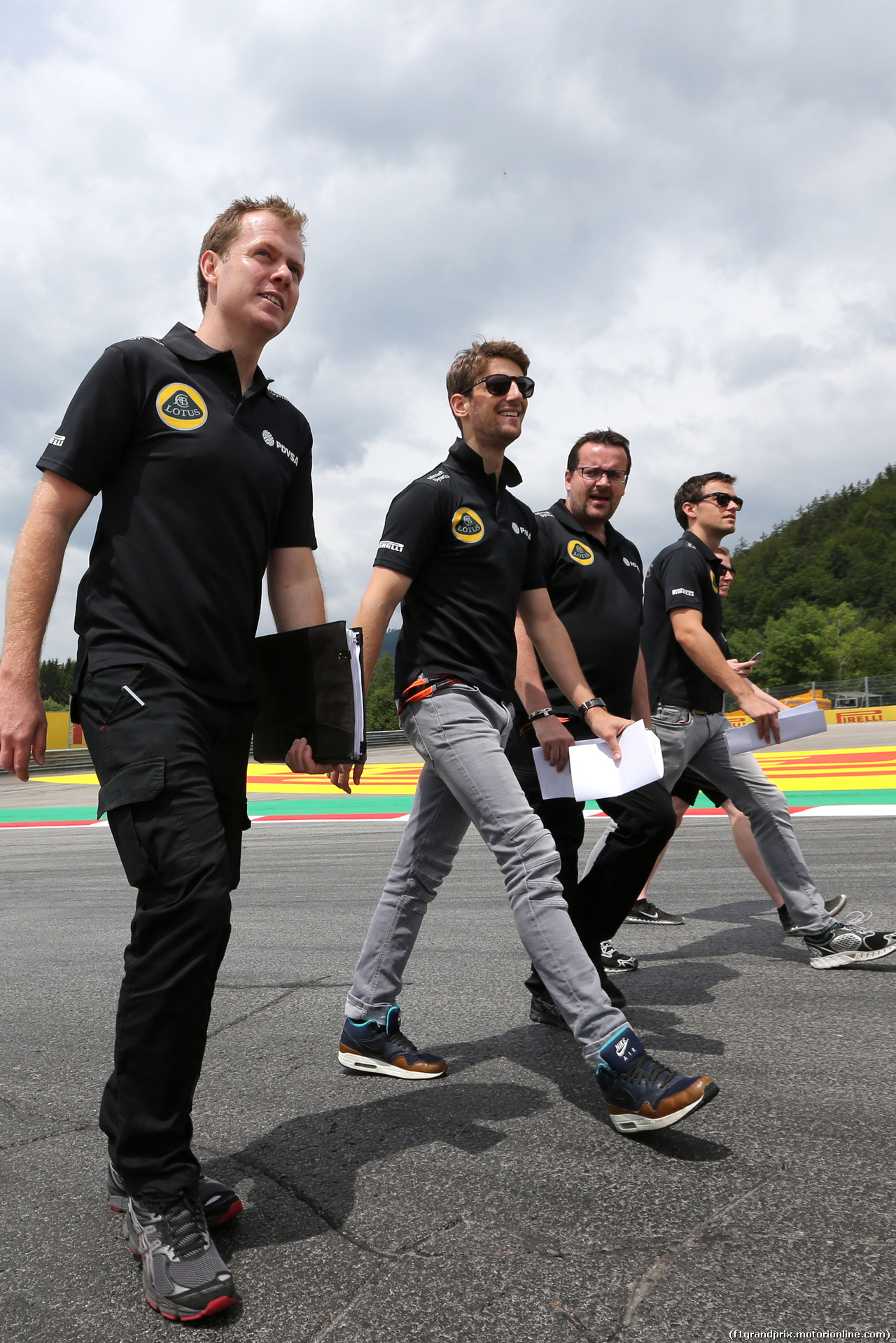 GP AUSTRIA, Romain Grosjean (FRA), Lotus F1 Team, Julien Simon-Chautemps (FRA), Romain Grosjean race engineer, Lotus F1 Team  e Jolyon Palmer (GBR), Lotus F1 Team 
18.06.2015.