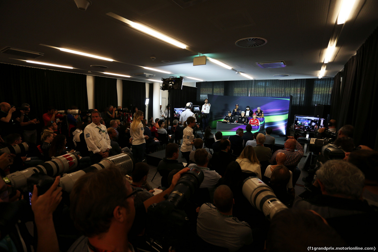 GP AUSTRIA, The FIA Press Conference (from back row (L to R)): Daniel Ricciardo (AUS) Red Bull Racing; Fernando Alonso (ESP) McLaren; Carlos Sainz Jr (ESP) Scuderia Toro Rosso; Nico Rosberg (GER) Mercedes AMG F1; Nico Hulkenberg (GER) Sahara Force India F1; Sebastian Vettel (GER) Ferrari.  
18.06.2015.