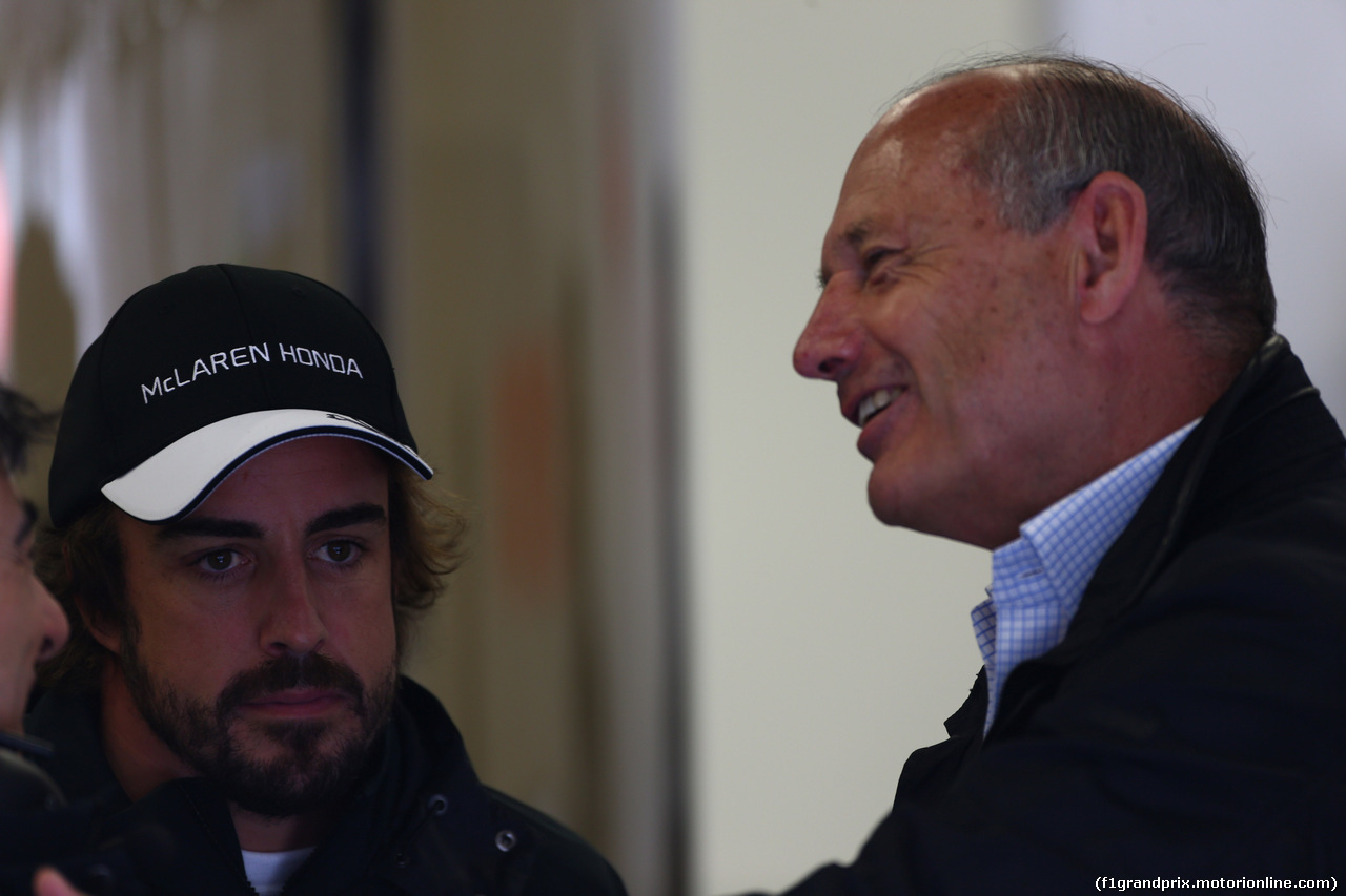 GP AUSTRIA, 20.06.2015- Prove Libere 3, Fernando Alonso (ESP) McLaren Honda MP4-30 e Ron Dennis (GBR) McLaren Executive Chairman