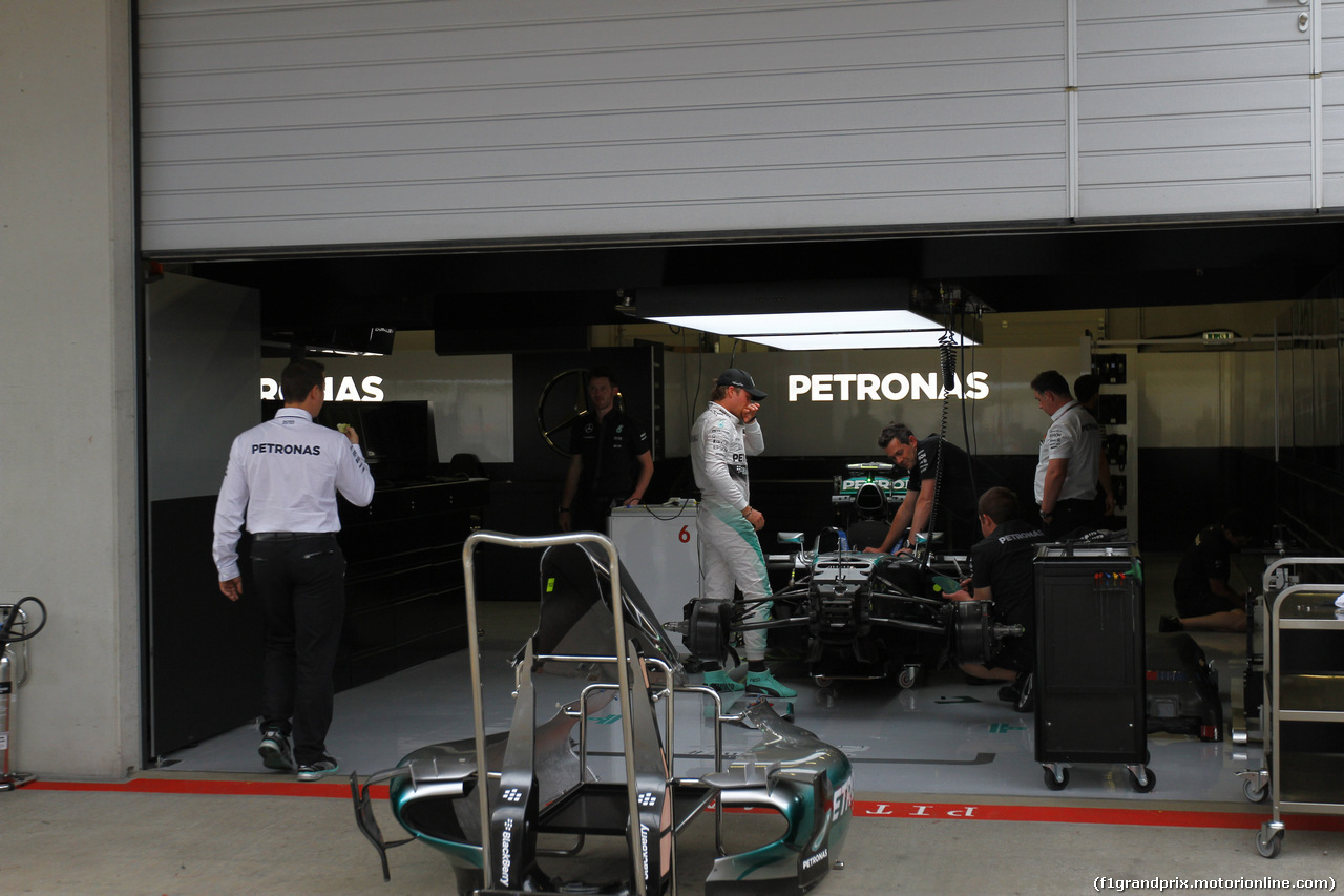 GP AUSTRIA, 19.06.2015- Mercedes Garage