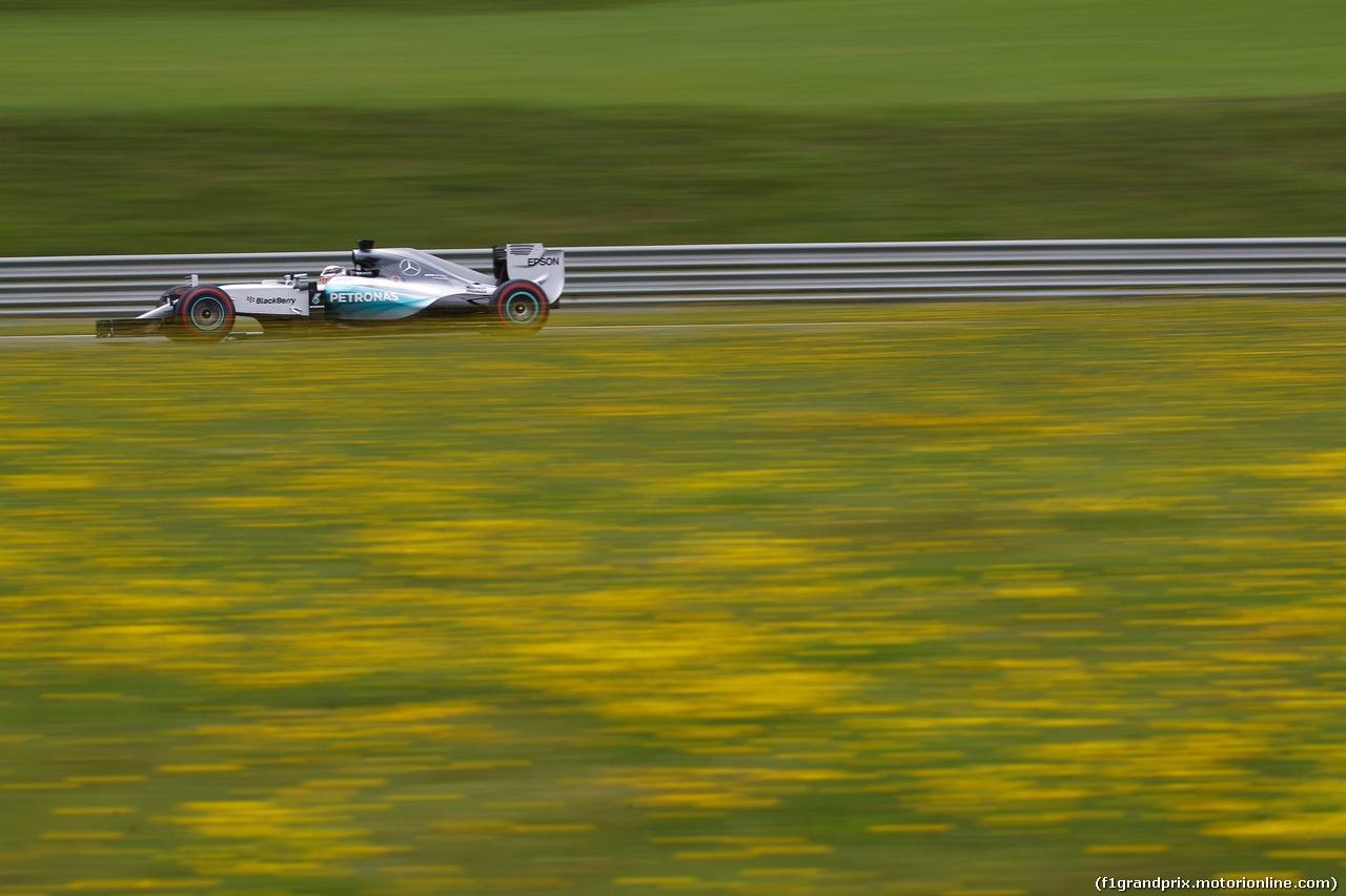 GP AUSTRIA, 19.06.2015- Prove Libere 2, Lewis Hamilton (GBR) Mercedes AMG F1 W06