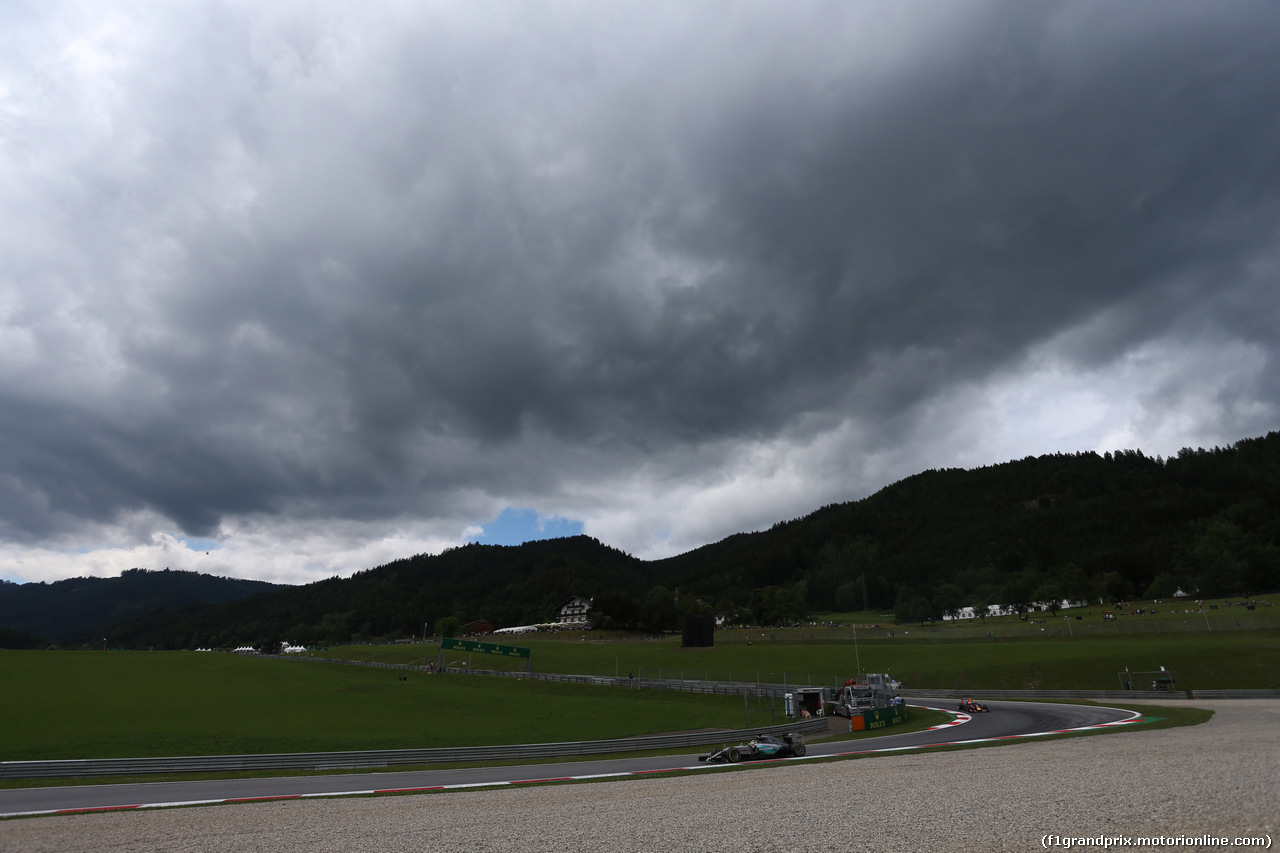 GP AUSTRIA, 19.06.2015- Prove Libere 2, Lewis Hamilton (GBR) Mercedes AMG F1 W06