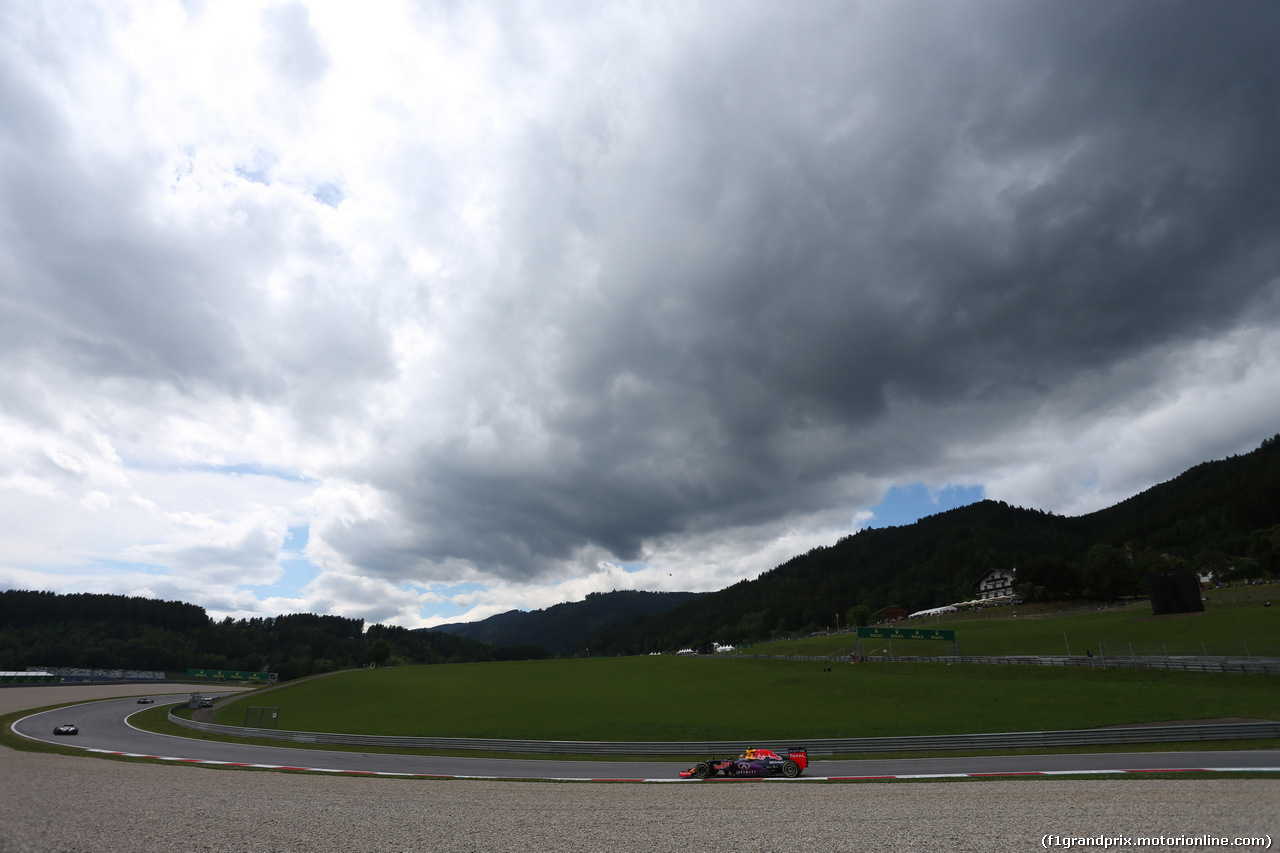 GP AUSTRIA, 19.06.2015- Prove Libere 2, Daniil Kvyat (RUS) Red Bull Racing RB11