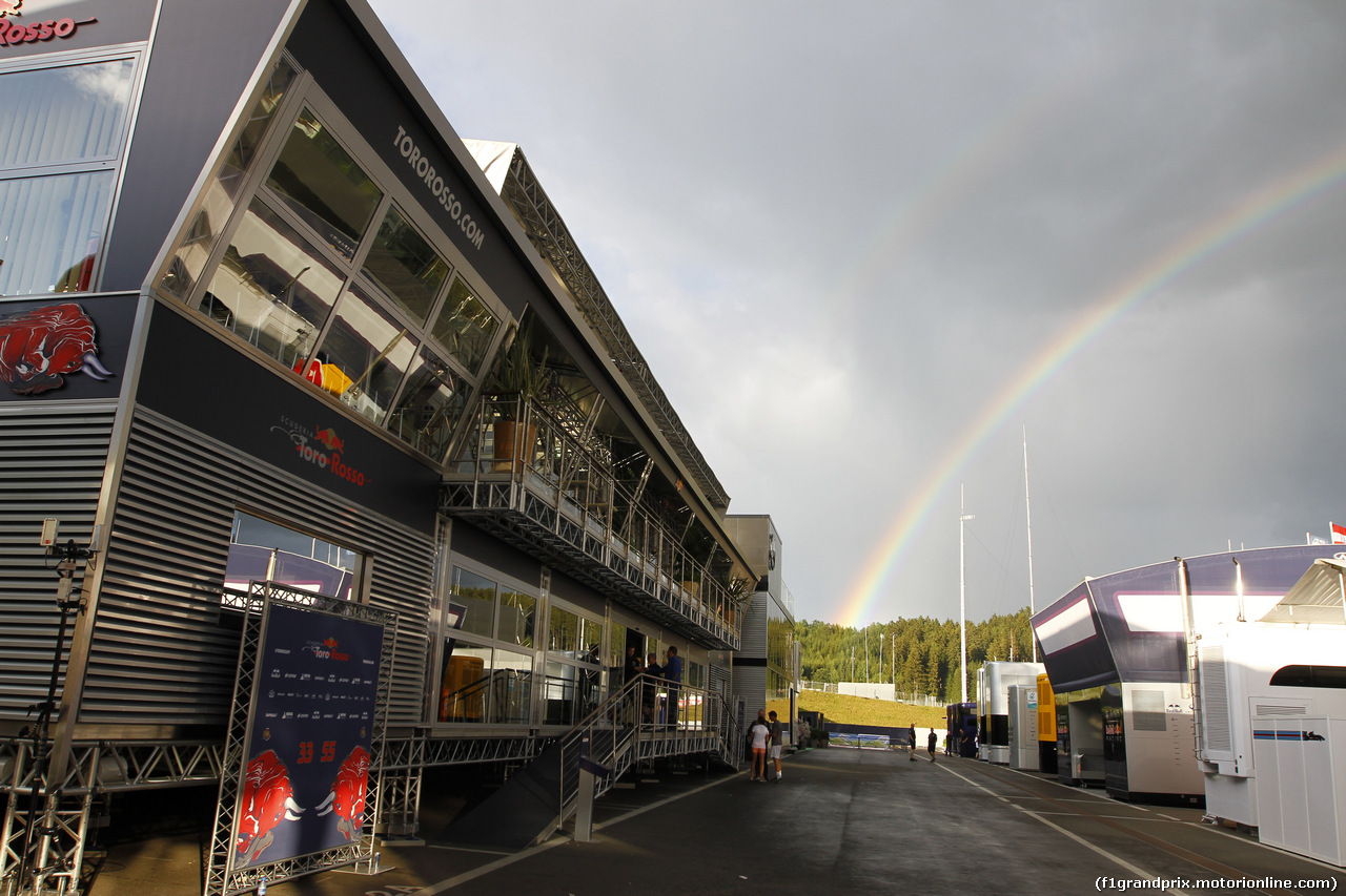 GP AUSTRIA, 19.06.2015- Rainbow over the paddock