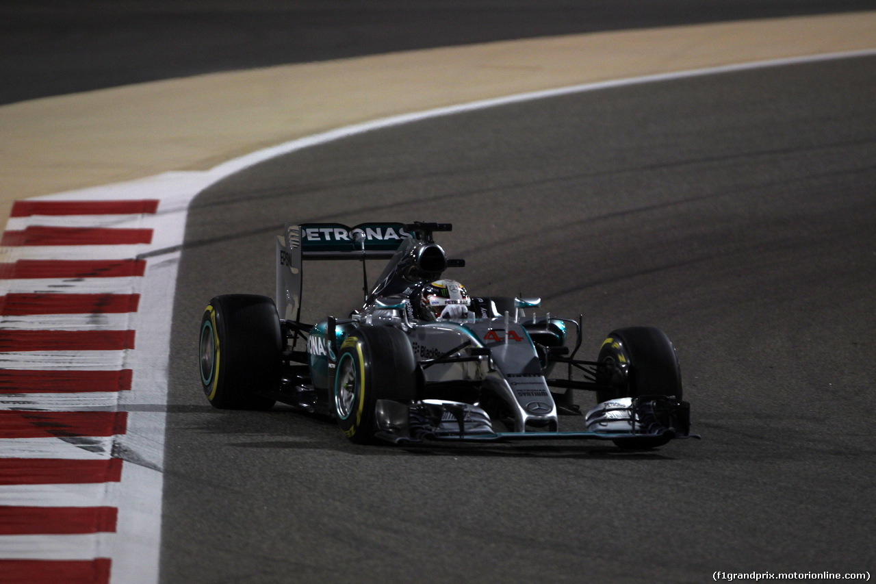 GP BAHRAIN, 19.04.2015 - Gara, Lewis Hamilton (GBR) Mercedes AMG F1 W06