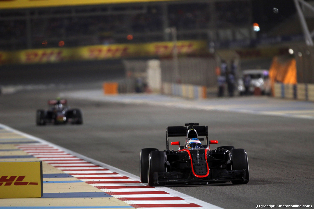 GP BAHRAIN, 19.04.2015 - Gara, Fernando Alonso (ESP) McLaren Honda MP4-30