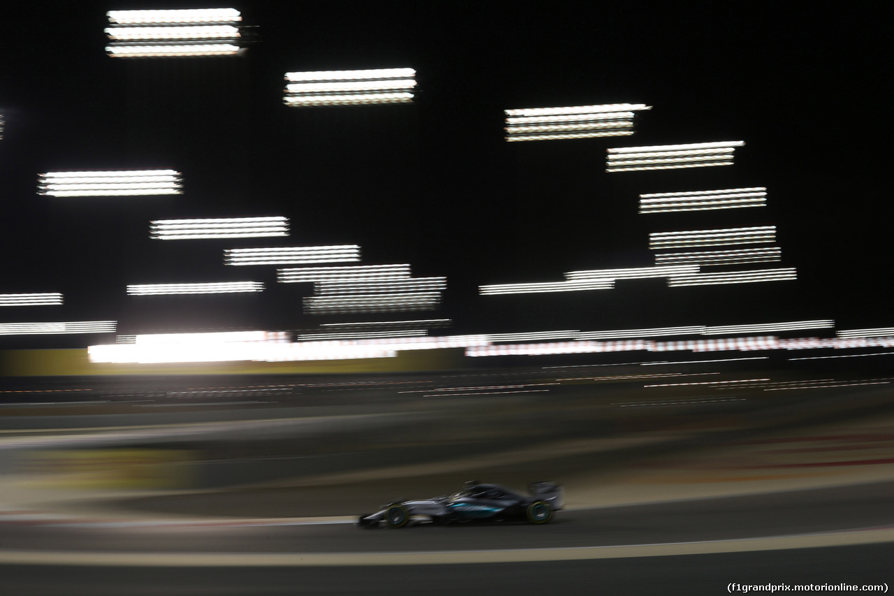 GP BAHRAIN, 19.04.2015 - Gara, Lewis Hamilton (GBR) Mercedes AMG F1 W06