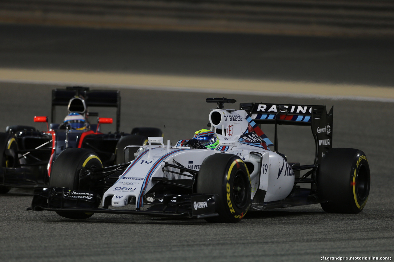 GP BAHRAIN, 19.04.2015 - Gara, Felipe Massa (BRA) Williams F1 Team FW37 e Fernando Alonso (ESP) McLaren Honda MP4-30