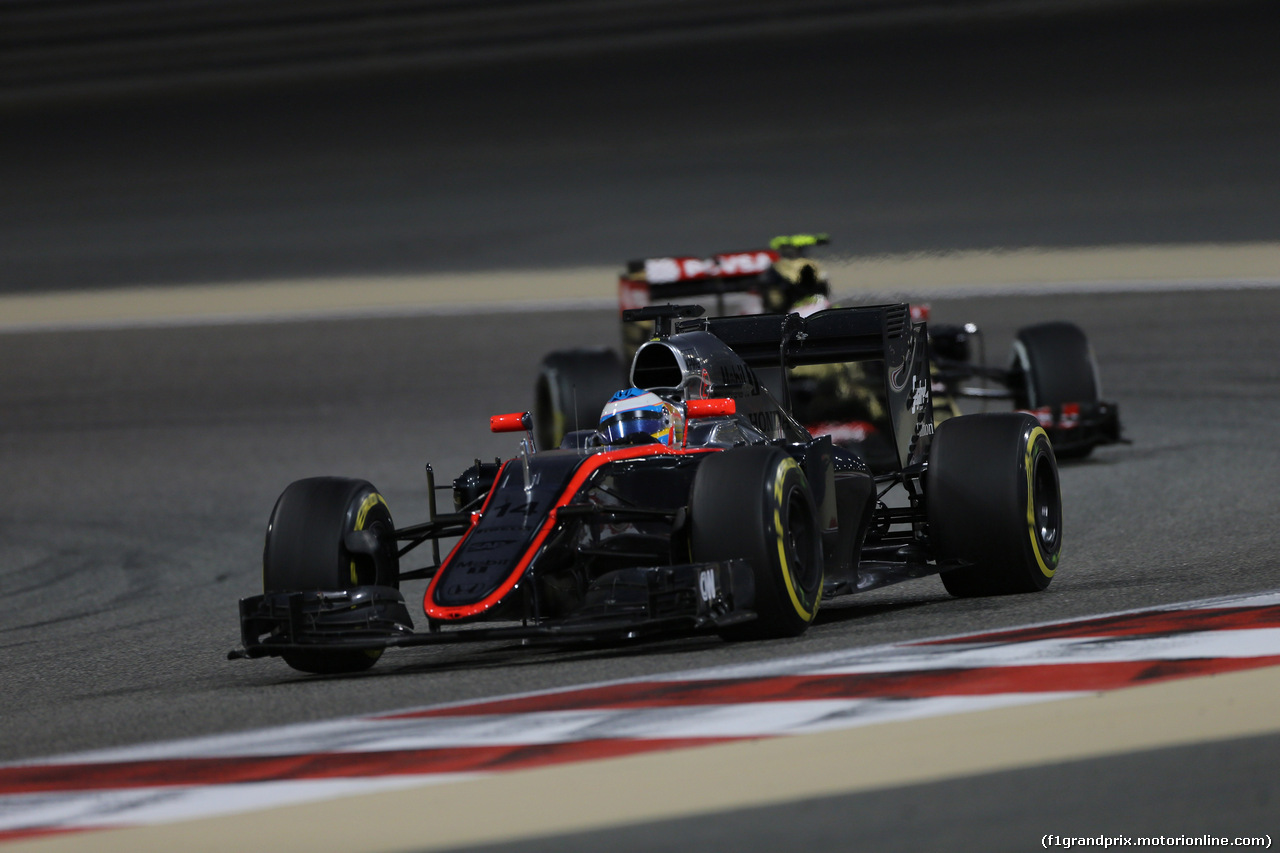 GP BAHRAIN, 19.04.2015 - Gara, Fernando Alonso (ESP) McLaren Honda MP4-30