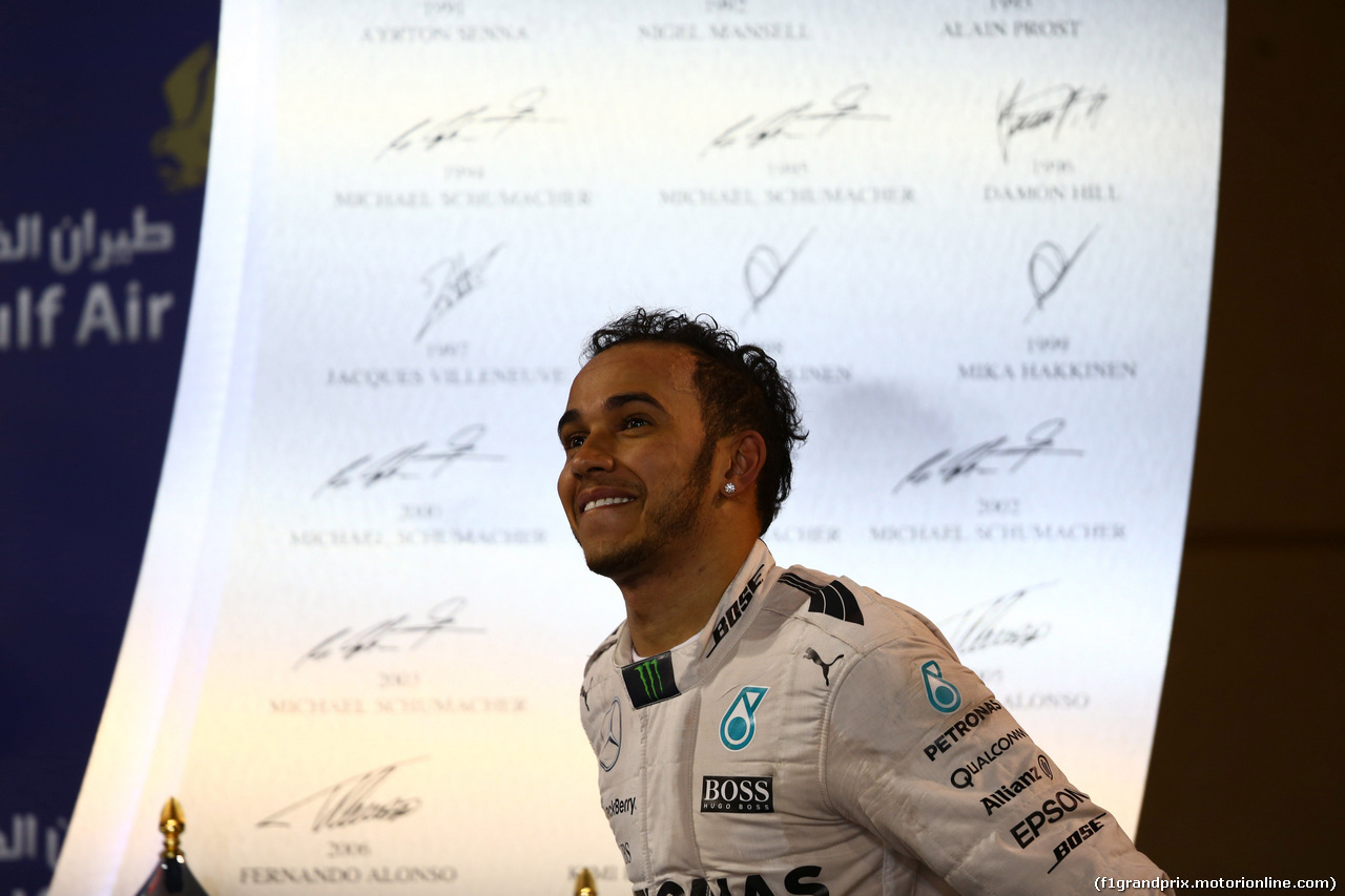 GP BAHRAIN, 19.04.2015 - Gara, 1st position Lewis Hamilton (GBR) Mercedes AMG F1 W06