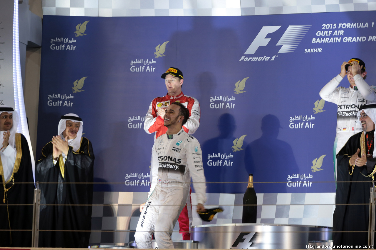 GP BAHRAIN, 19.04.2015 - Gara, 1st position Lewis Hamilton (GBR) Mercedes AMG F1 W06