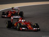 GP BAHRAIN, 19.04.2015 - Gara, Sebastian Vettel (GER) Ferrari SF15-T Kimi Raikkonen (FIN) Ferrari SF15-T