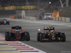 GP BAHRAIN, 19.04.2015 - Gara, Fernando Alonso (ESP) McLaren Honda MP4-30 e Pastor Maldonado (VEN) Lotus F1 Team E23