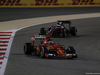 GP BAHRAIN, 19.04.2015 - Gara, Kimi Raikkonen (FIN) Ferrari SF15-T davanti a Fernando Alonso (ESP) McLaren Honda MP4-30